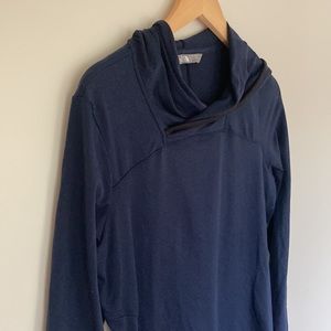 North face athletic long sleeve dress with hood